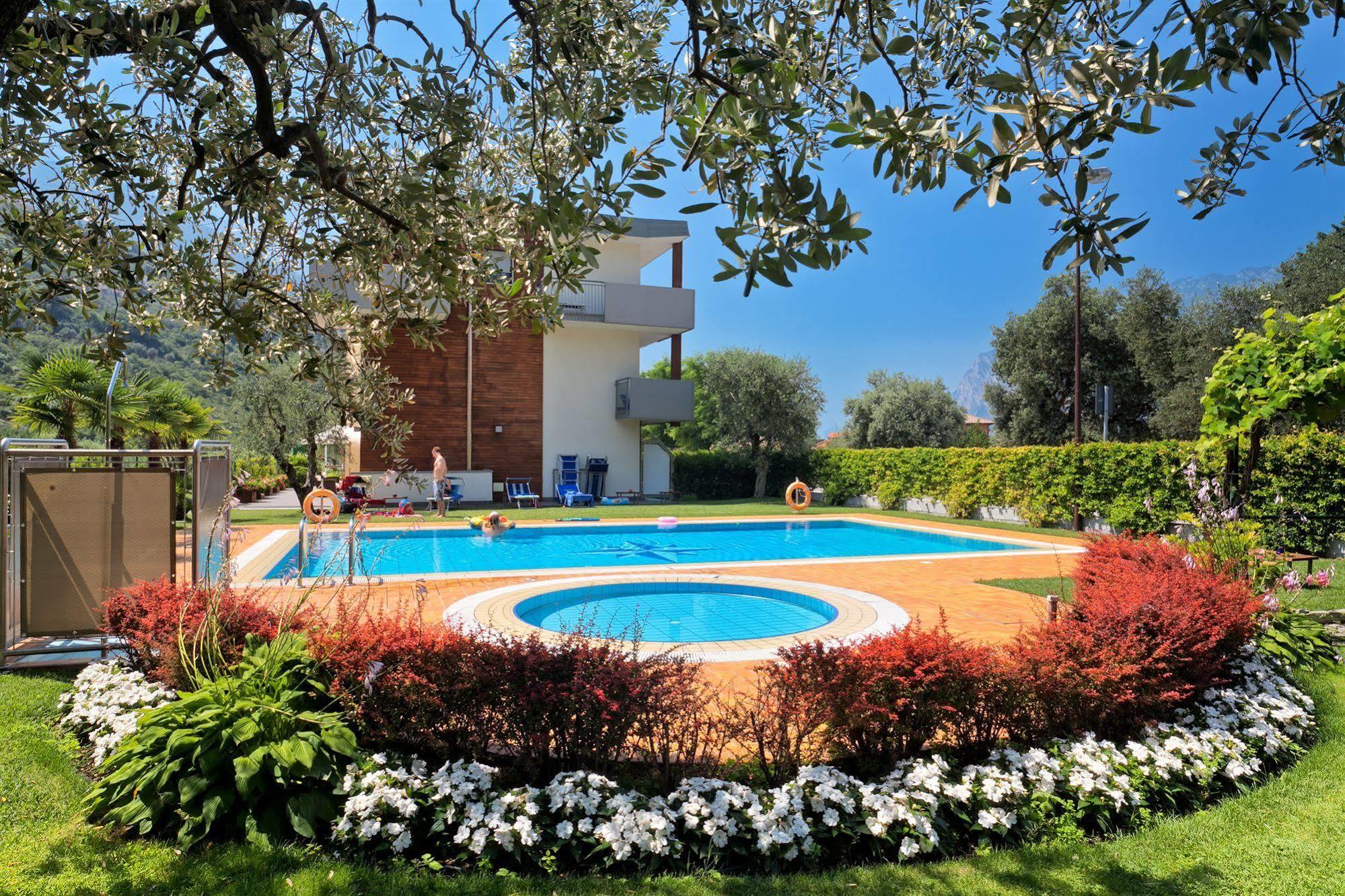 Sporthotel Villa Stella Torbole Sul Garda Exterior foto